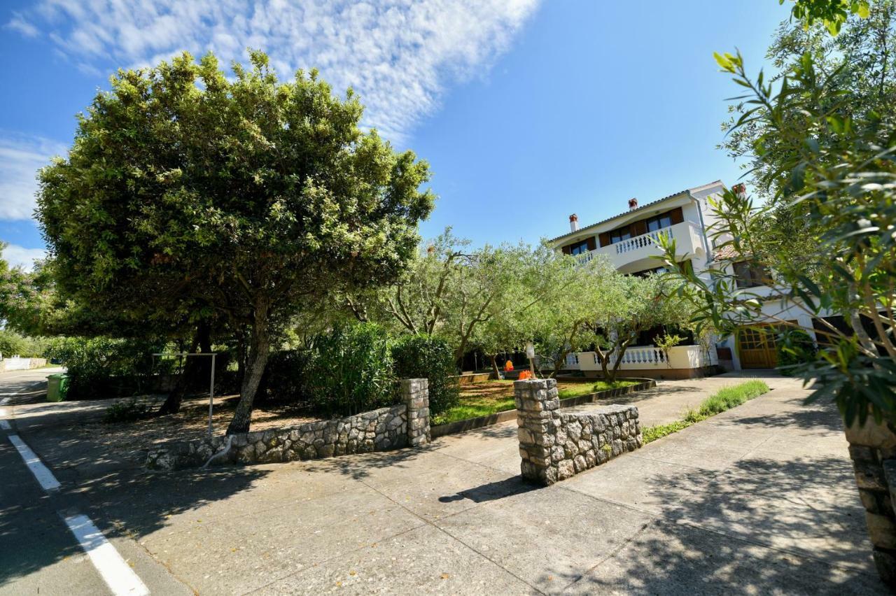 Apartments Mrva Ugljan Kültér fotó